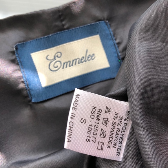 Emmelee Sleeveless Embroidered A-Line Shift Dress - Picture 6 of 6